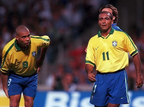 也离不开他 也离不开他