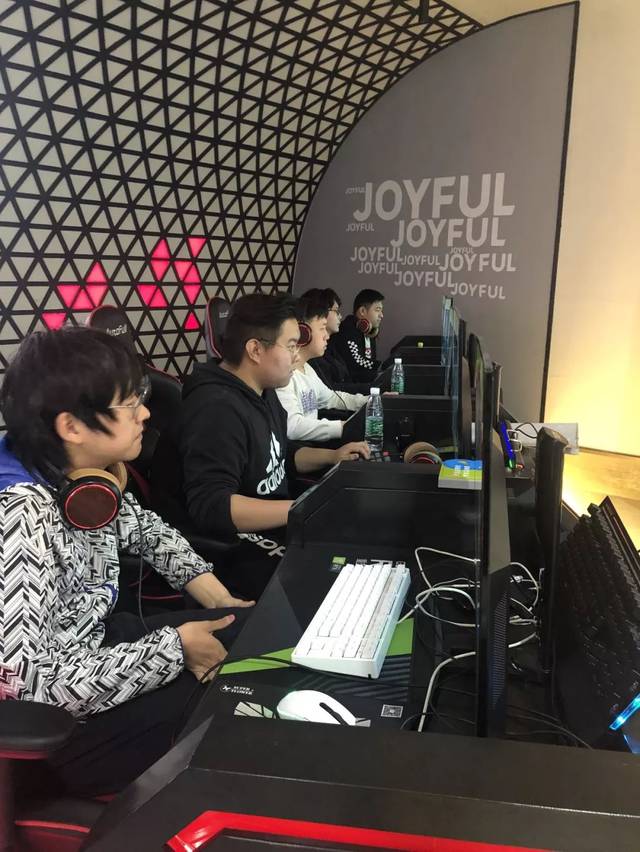 员虽然在国 员虽然在国