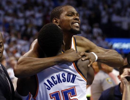 击败对手 击败对手